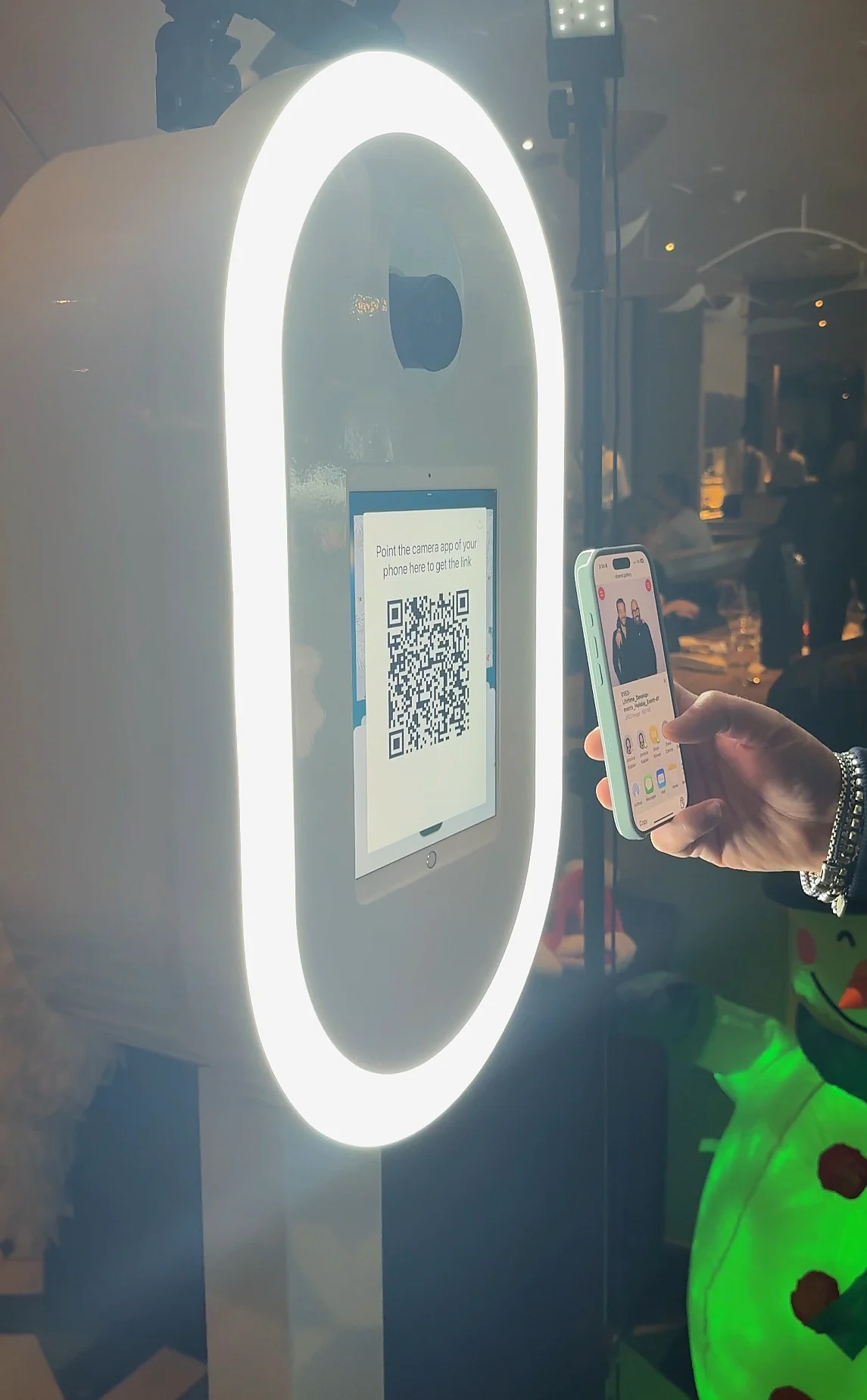 Instant sharing by QR or mobile device